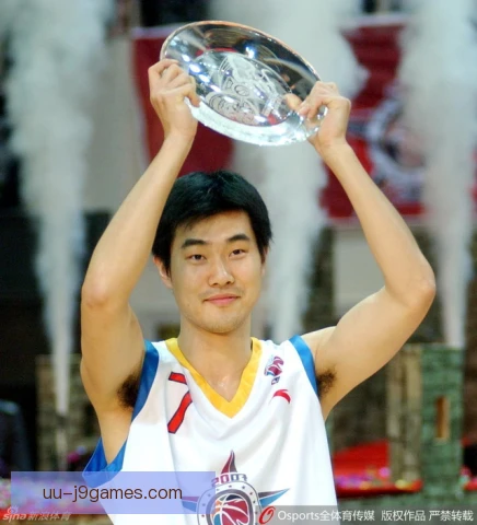 2006年王仕鹏后场接球一条龙绝杀斯洛文尼亚，中国男篮最经典一战